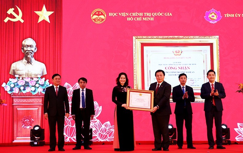 truongchinhtri-8416