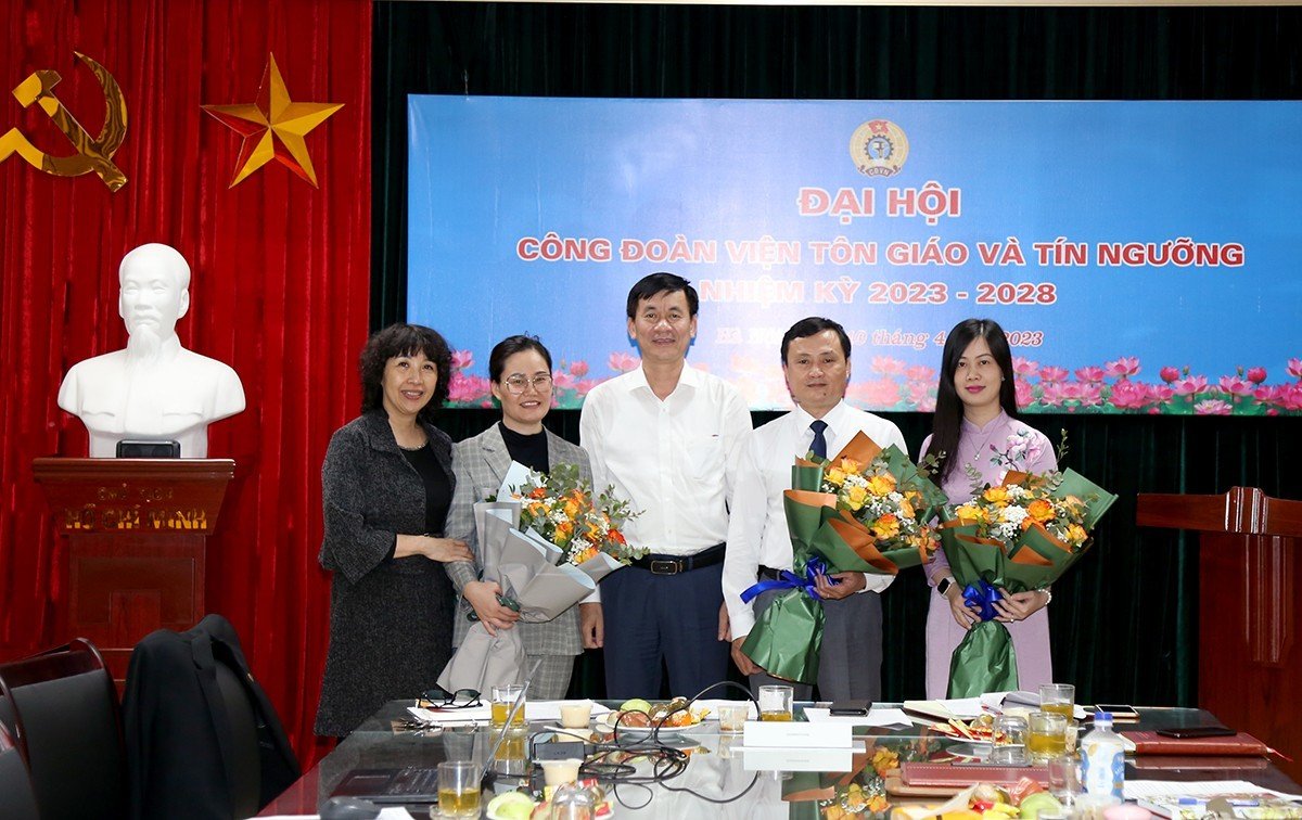 ccc9090b53f78fa9d6e65
