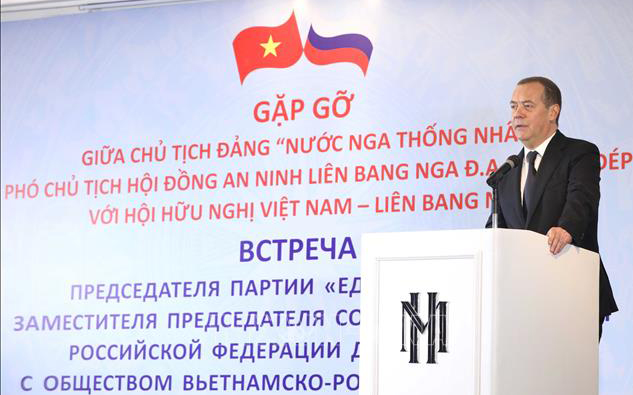 vna_potal_chu_tich_dang_nuoc_nga_thong_nhat_da_medvedev_gap_hoi_huu_nghi_viet_nam_-_lien_bang_nga_stand (1)
