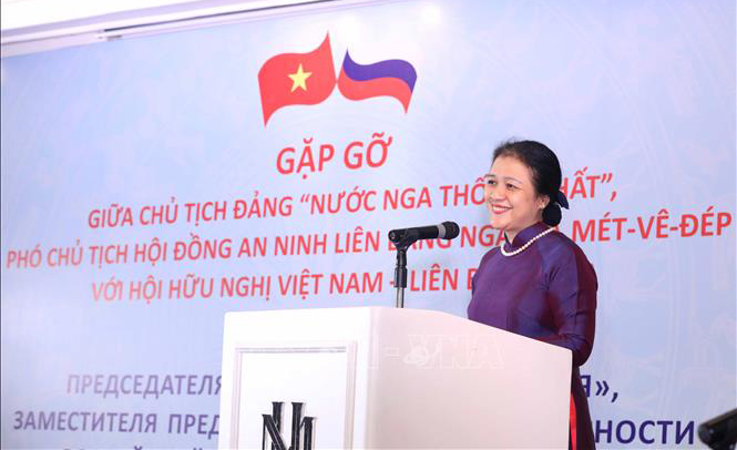 vna_potal_chu_tich_dang_nuoc_nga_thong_nhat_da_medvedev_gap_hoi_huu_nghi_viet_nam_-_lien_bang_nga_stand (3)