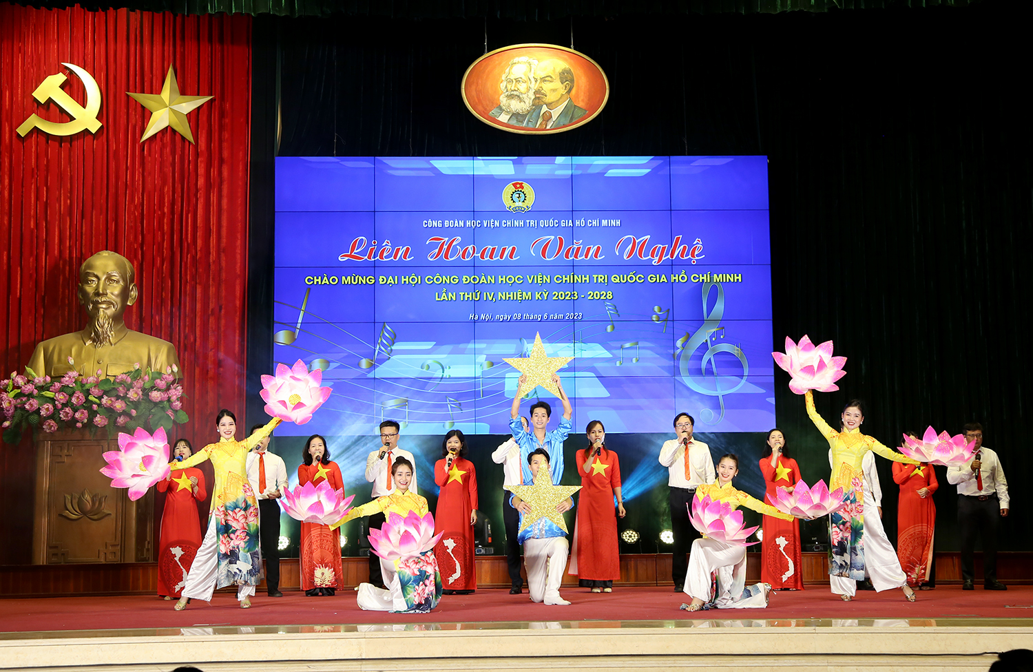TẬP THỂ VIỆN VH
