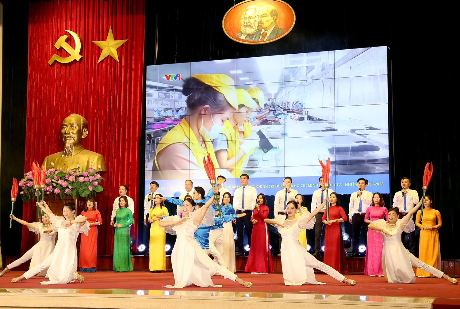 XÂY DỰNG ĐẢNG