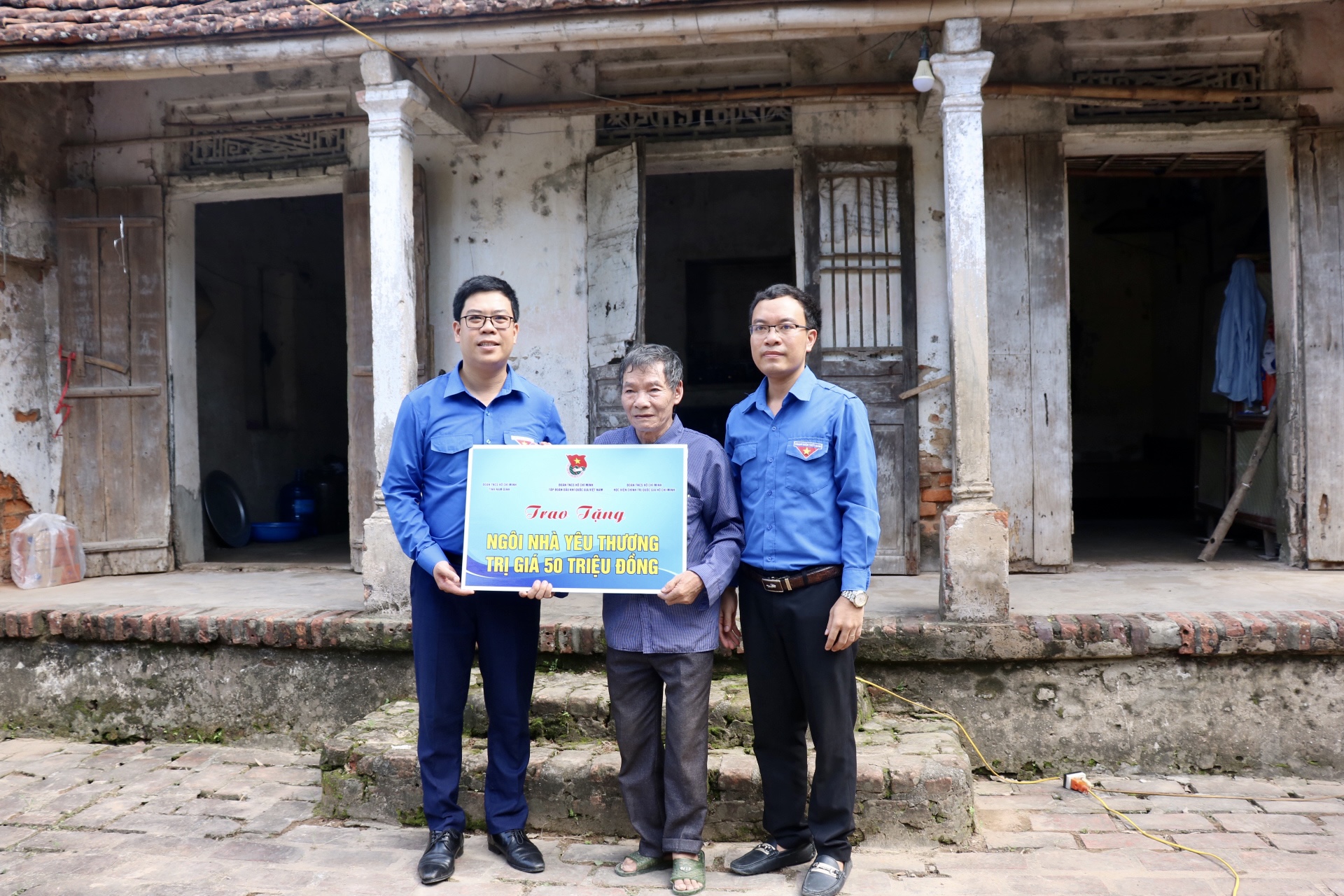 tang qua 2